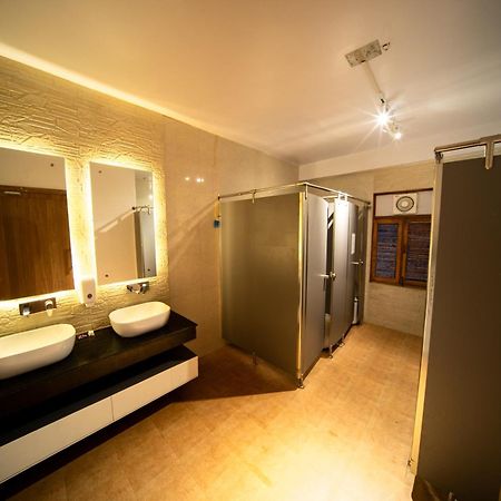 Pokhara Backpackers Hostel ภายนอก รูปภาพ